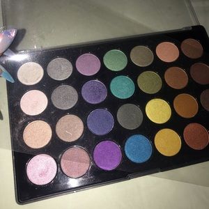 BH cosmetics Foil Eyes 28 color palette